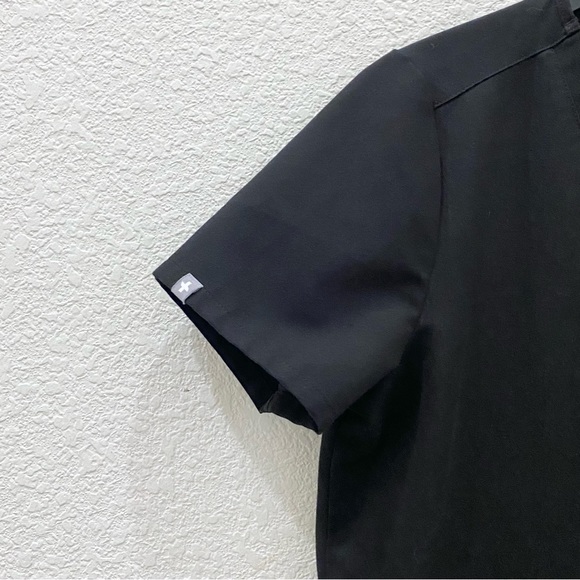 FIGS FW1100 Black Casma Three-Pocket V-Neck Scrub Top Size S - Picture 9 of 16